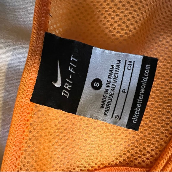 Nike Women’s Long Sleeve Dri-Fit - Picture 6 of 6